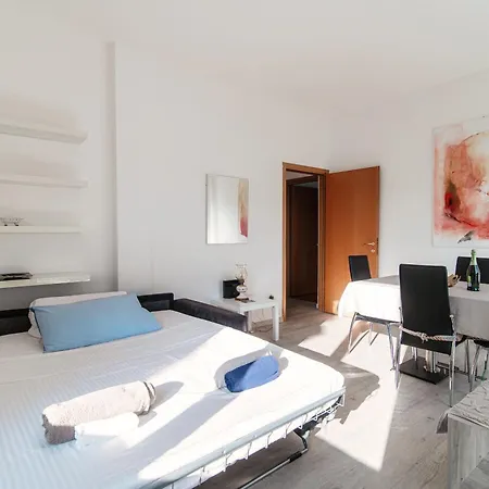 Daire Window Flat - The House Of Travelers