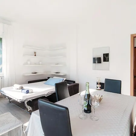 Daire Window Flat - The House Of Travelers Como