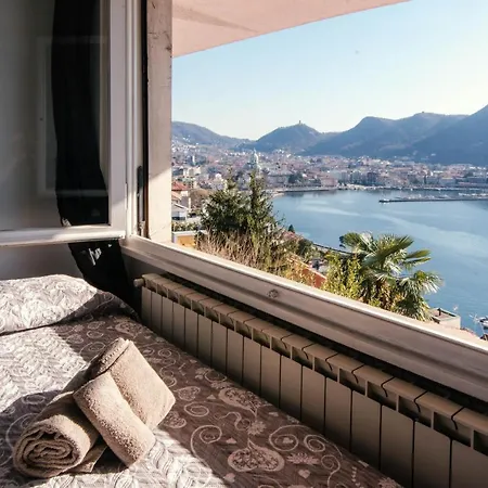 Window Flat - The House Of Travelers Daire