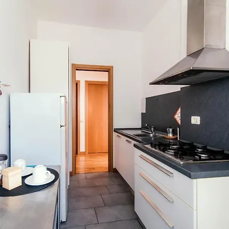 Daire Window Flat - The House Of Travelers *