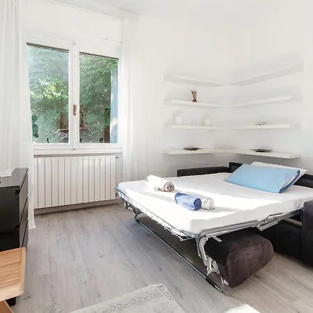 Daire Window Flat - The House Of Travelers