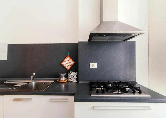 Window Flat - The House Of Travelers Como