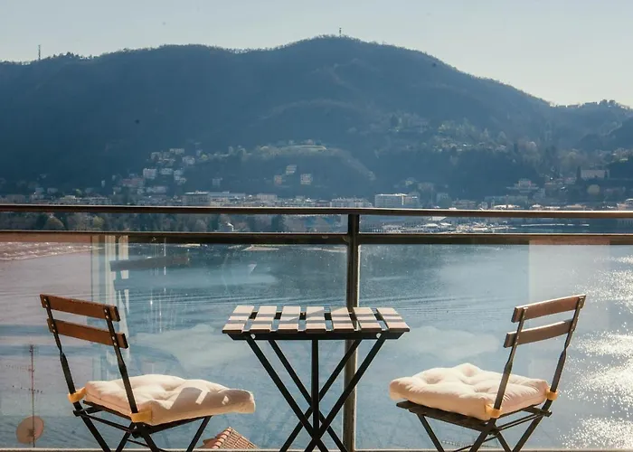 Window Flat - The House Of Travelers * Como