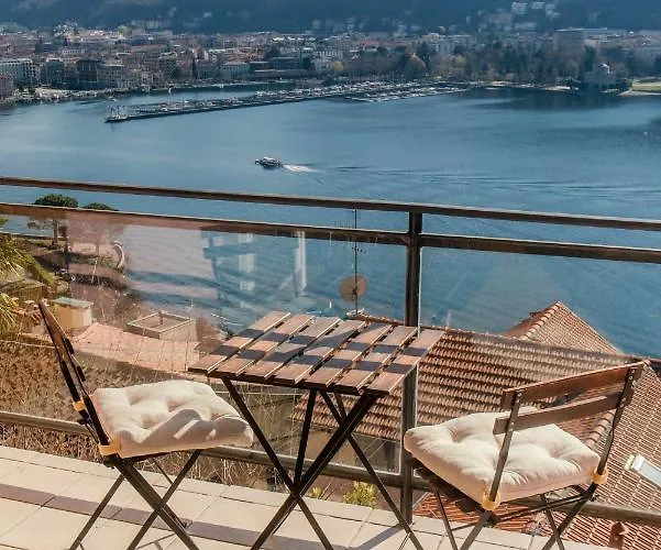 Window Flat - The House Of Travelers Apartman