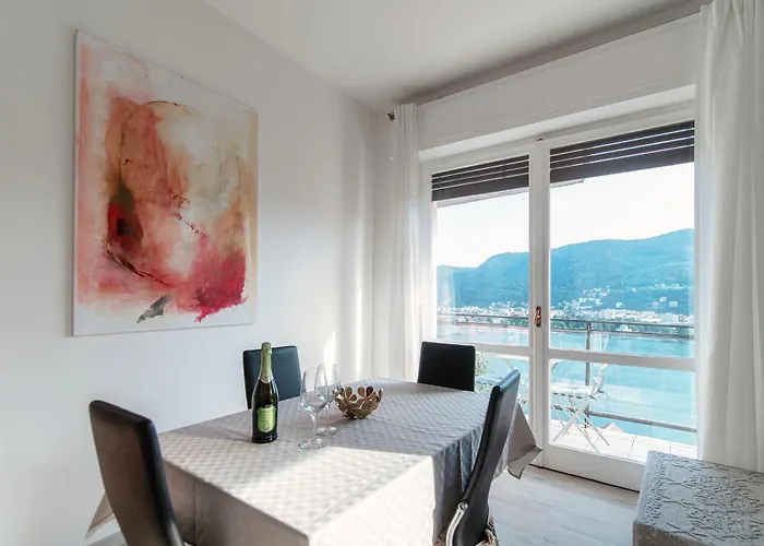 Window Flat - The House Of Travelers Como